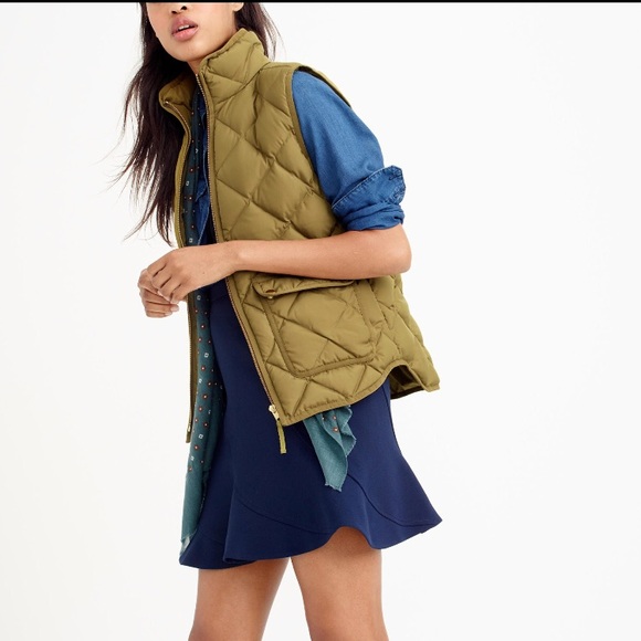 J. Crew Jackets & Blazers - J. Crew Olive Green Excursion Vest XS